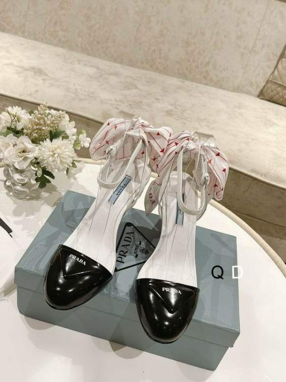 Picture of Prada Shoes _SKUPradasz35-39LL010919071